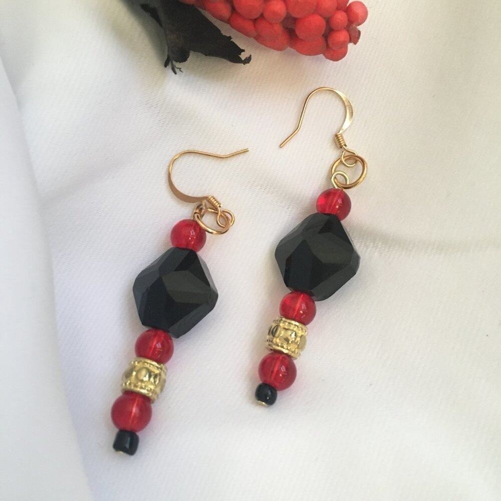 Black and Red Hanmade Beaded Earrings 2 Pairs